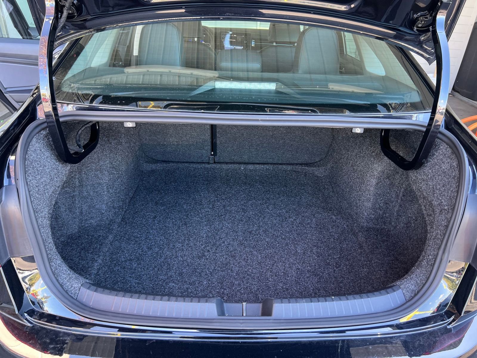 Used 2025 Volkswagen Jetta SE image 30