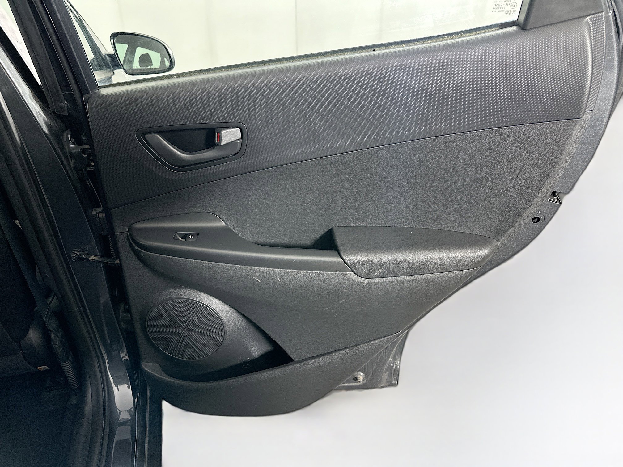 Used 2020 Hyundai Kona SE w/ Cargo Package FWD image 27