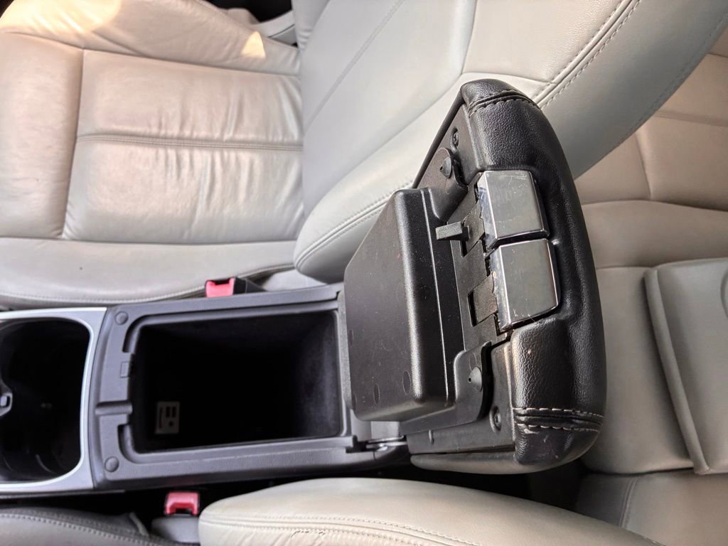 Used 2013 Cadillac SRX FWD image 36