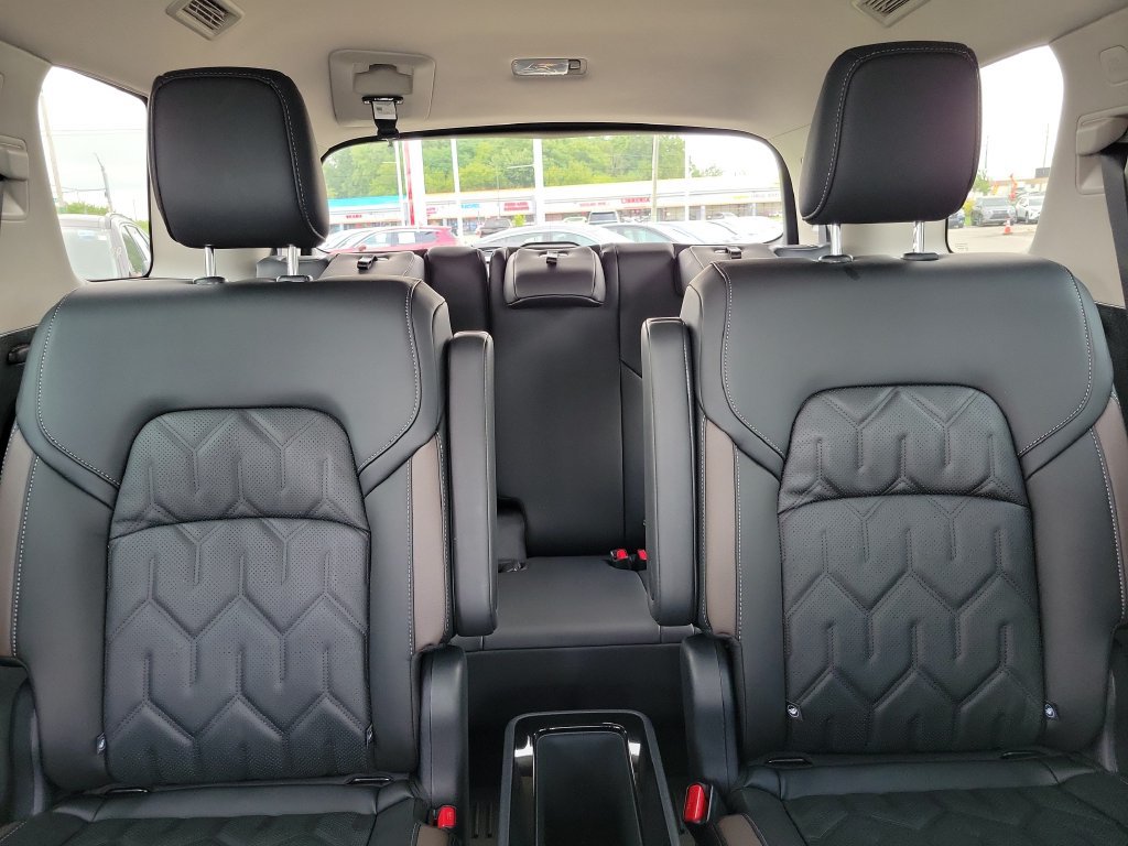 New 2026 Nissan Pathfinder Platinum AWD/4WD image 6