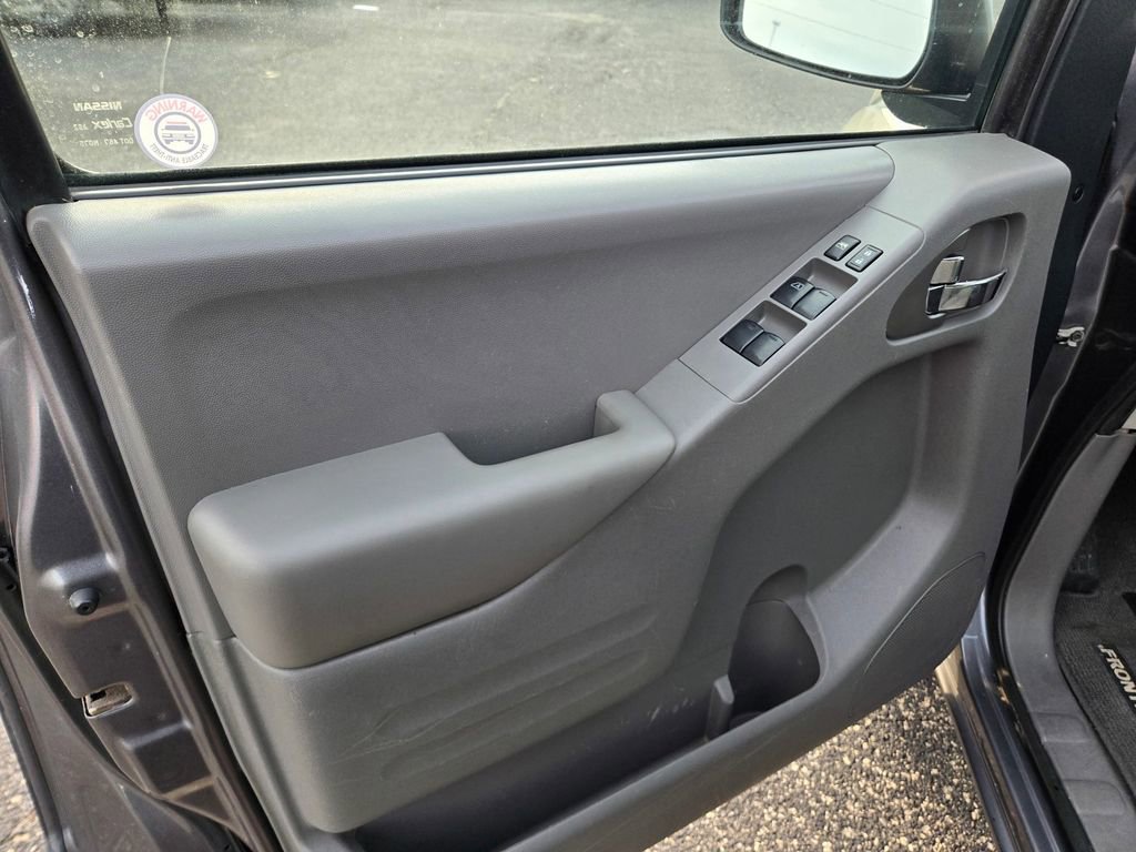 Used 2019 Nissan Frontier SV image 32