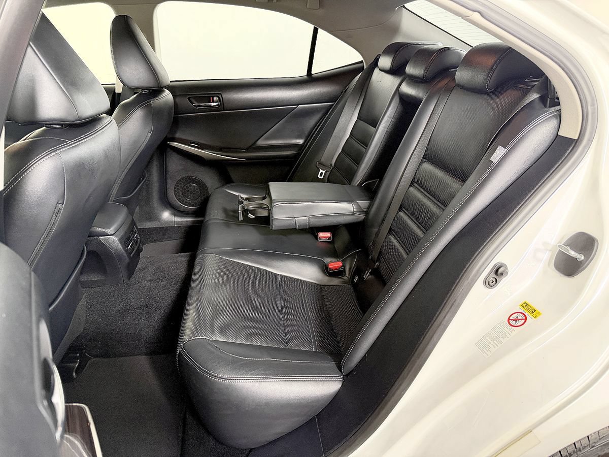 Used 2014 Lexus IS 250 w/ Luxury Package w/Gray Wood RWD image 37