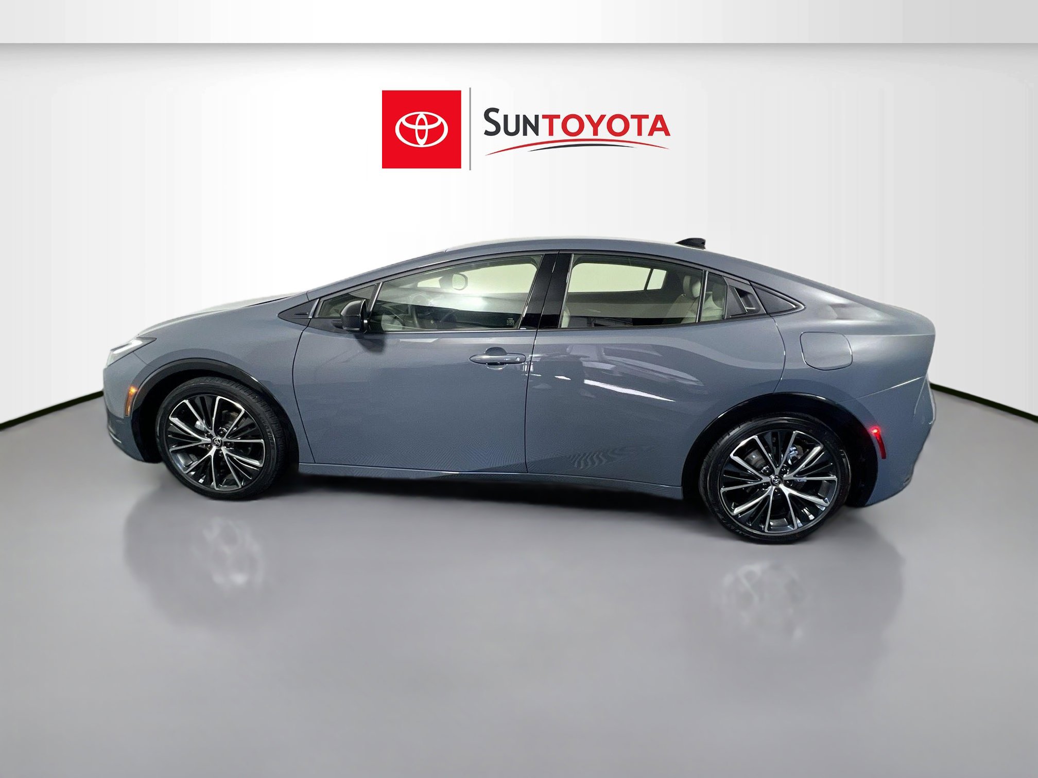 Used 2026 Toyota Prius XLE image 7