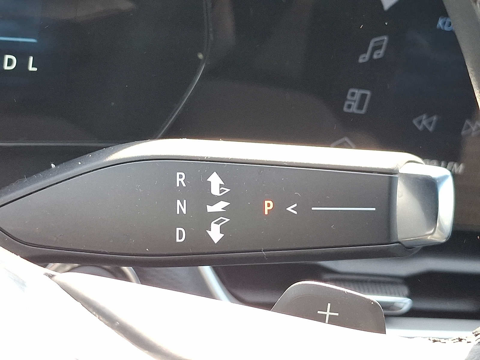 Used 2025 Chevrolet Equinox LT FWD image 14
