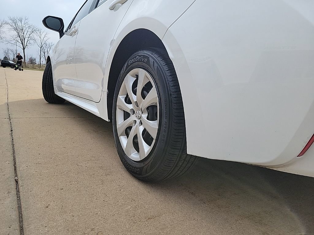Used 2025 Toyota Corolla LE image 17