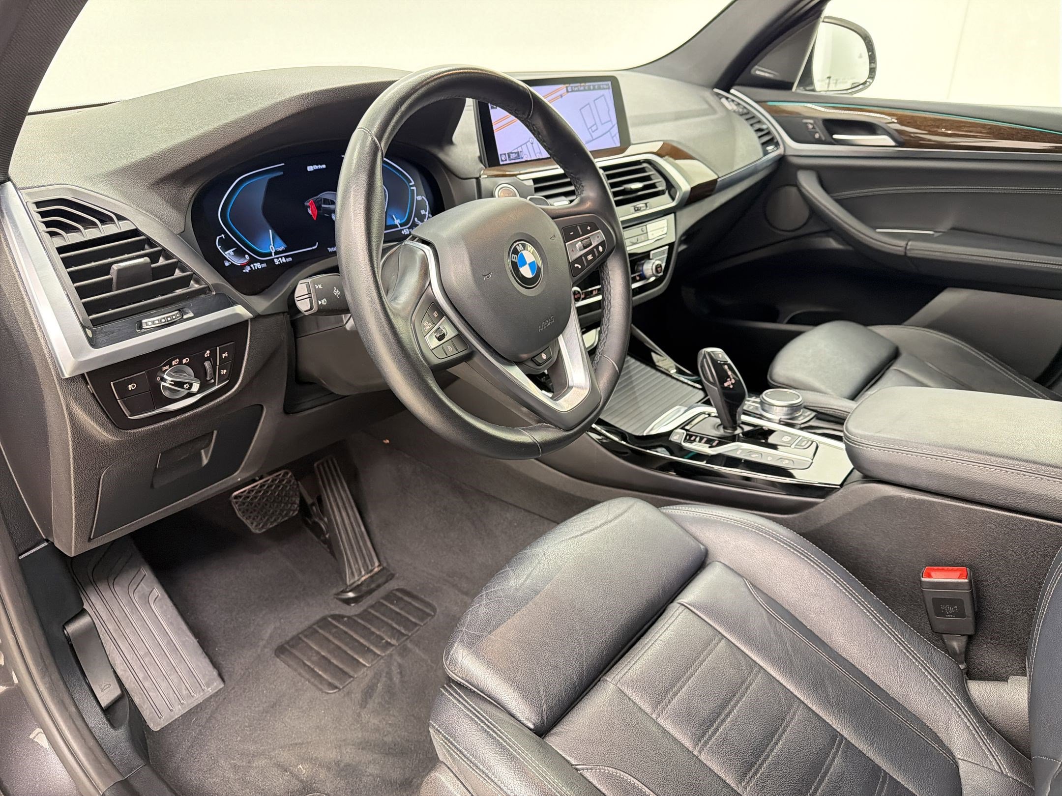 Used 2021 BMW X3 xDrive30e w/ Executive Package image 4