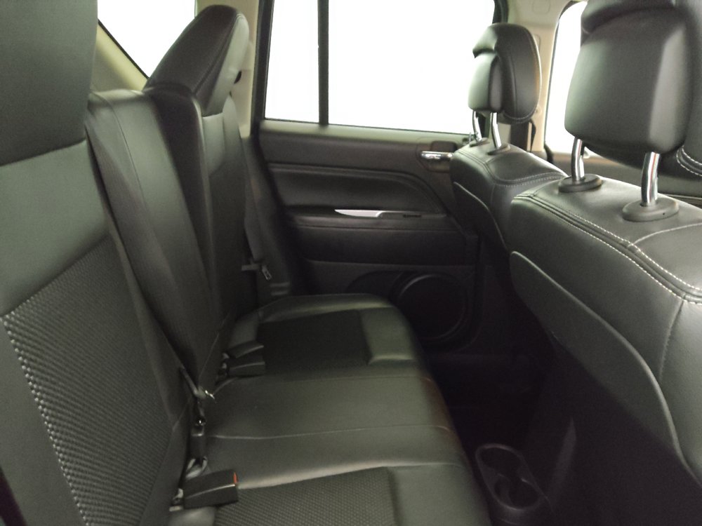 Used 2014 Jeep Compass Latitude w/ Sun/Sound Group AWD/4WD image 19