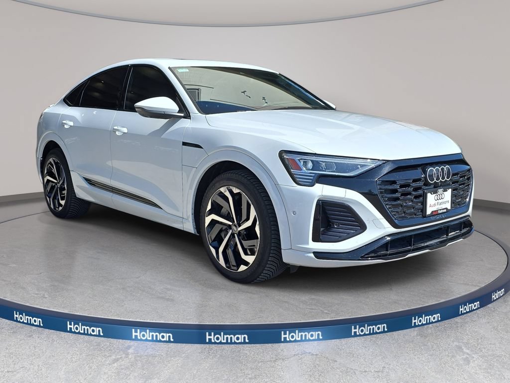 Certified 2024 Audi Q8 e-tron Premium Plus w/ Premium Plus Package AWD/4WD image 4
