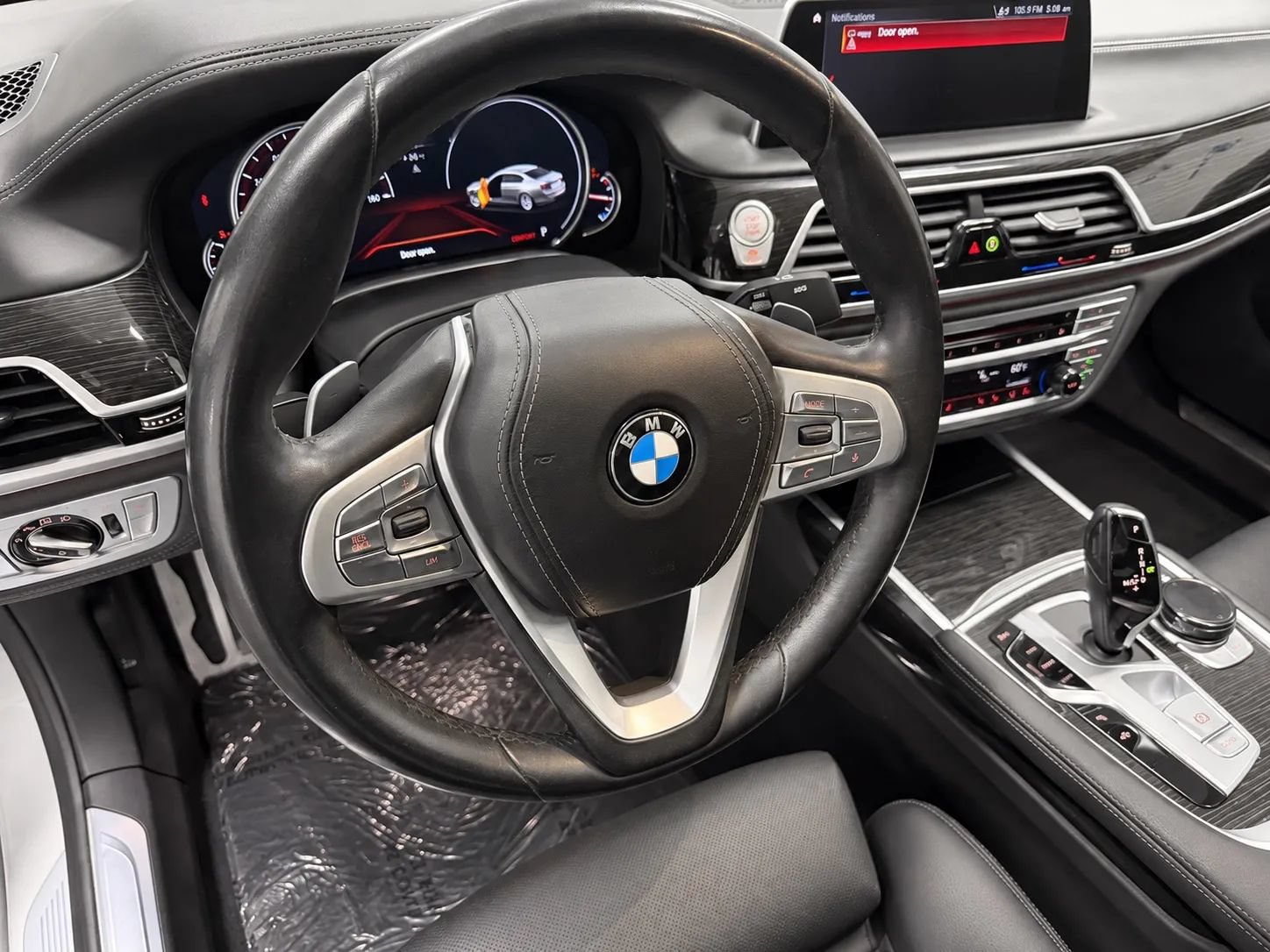 Used 2019 BMW 740i w/ Executive Package RWD image 10