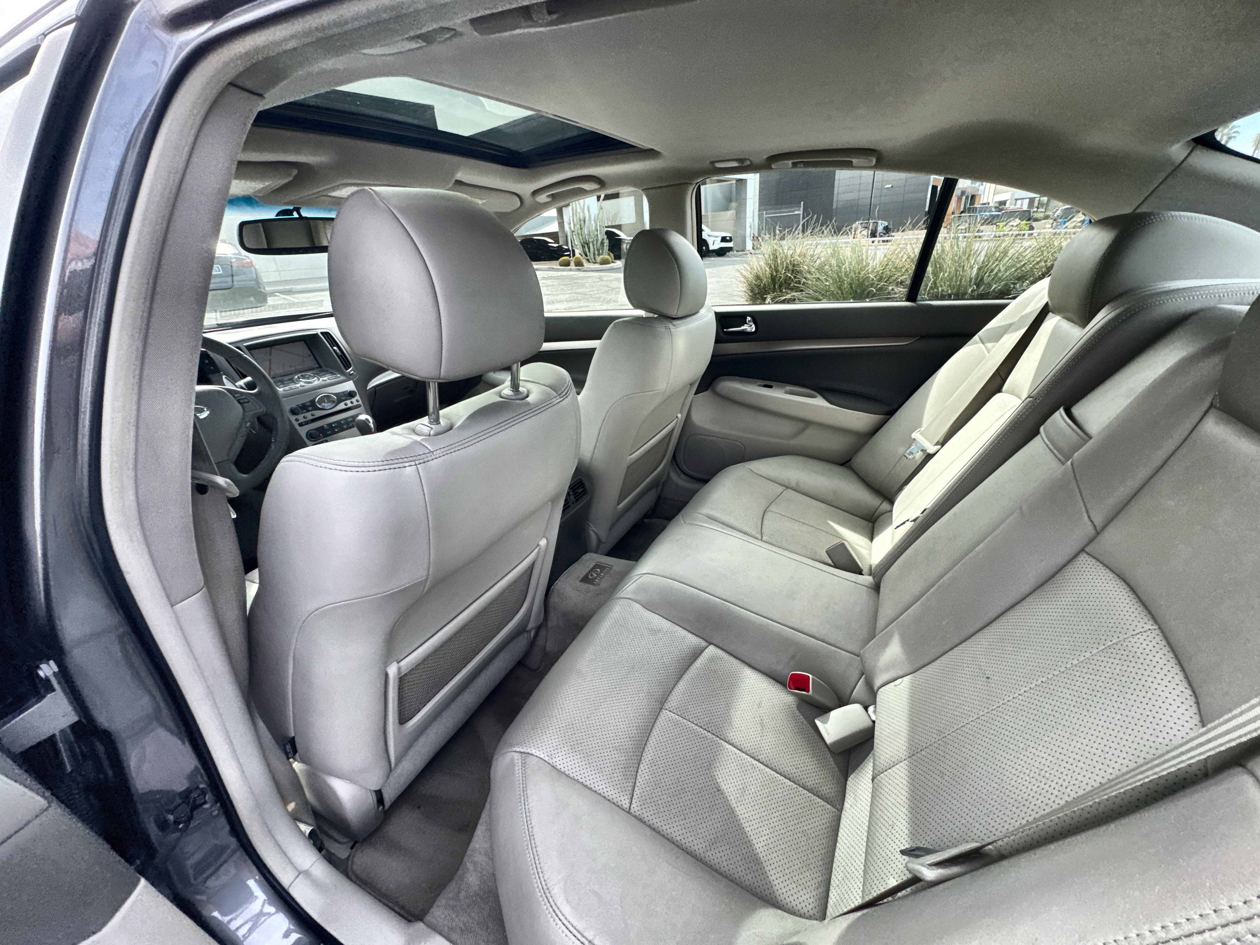 Used 2012 INFINITI G37 Journey w/ Premium Pkg image 22