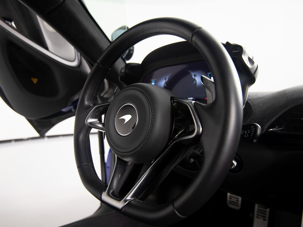 Used 2024 McLaren Artura image 26