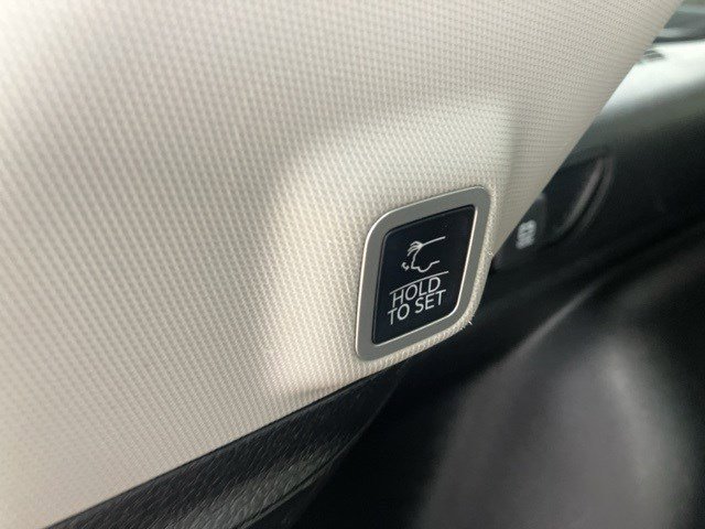 Used 2023 Jeep Grand Cherokee Limited image 24