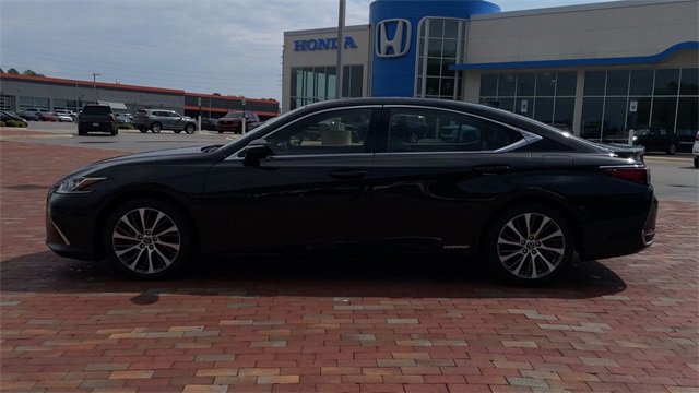 Used 2019 Lexus ES 300h w/ Premium Package image 7