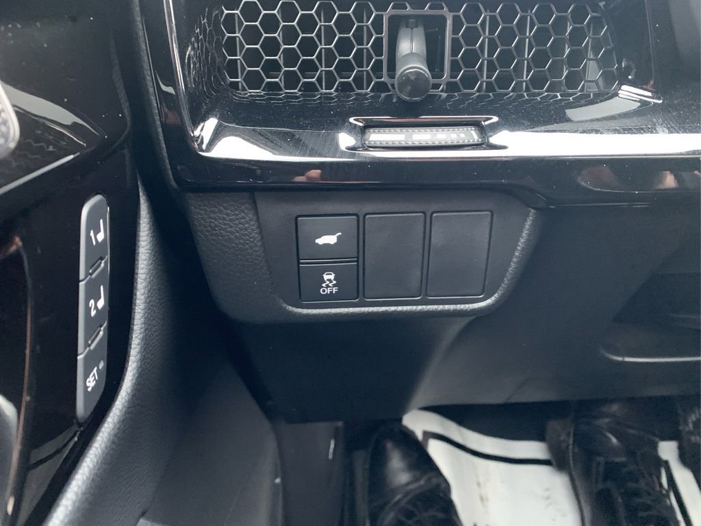 Used 2025 Honda CR-V Sport Touring image 18