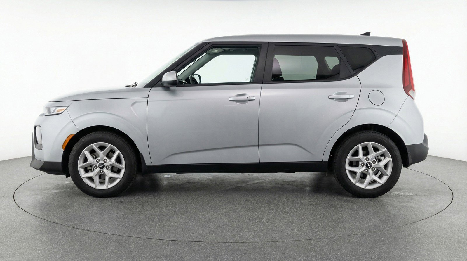 Used 2025 Kia Soul LX w/ LX Technology Package image 5