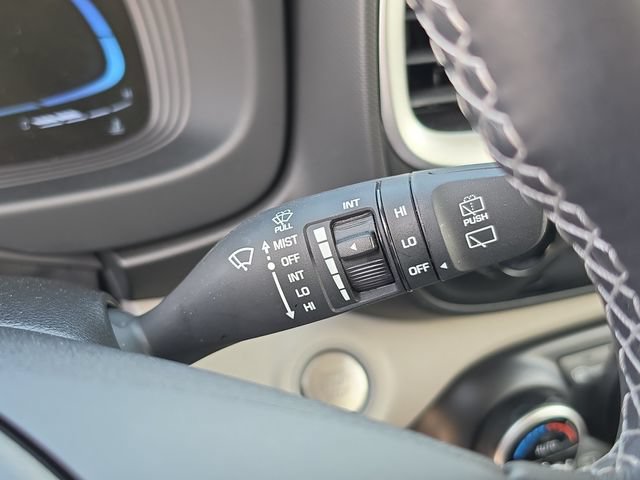Used 2024 Hyundai Venue SEL FWD image 20