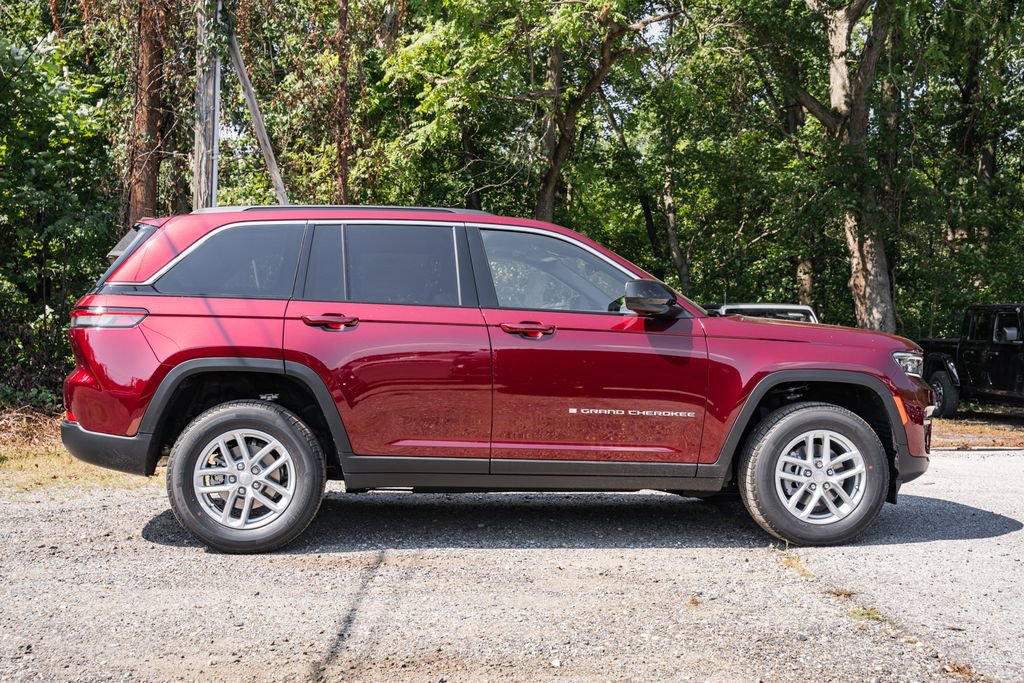 New 2025 Jeep Grand Cherokee Laredo X w/ Luxury Tech Group I image 3