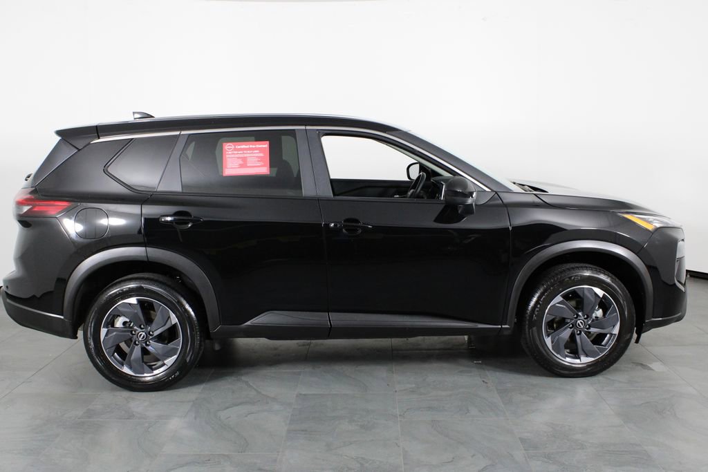 Used 2025 Nissan Rogue SV image 15