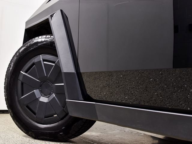 Used 2024 Tesla Cybertruck AWD Crew Cab image 13