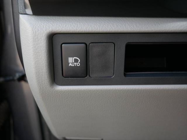 Certified 2019 Toyota Sequoia SR5 AWD/4WD image 29