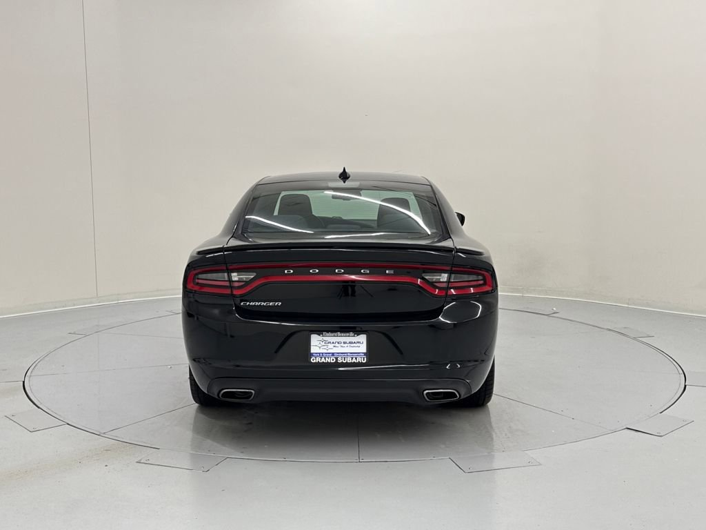 Used 2017 Dodge Charger R/T image 4
