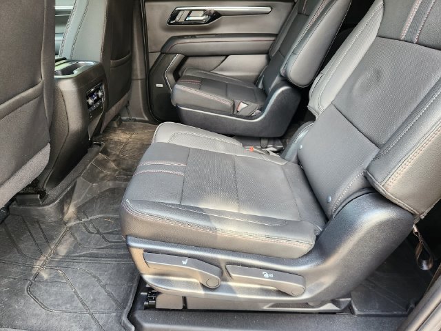 Used 2025 Chevrolet Suburban RST w/ Comfort Package AWD/4WD image 30