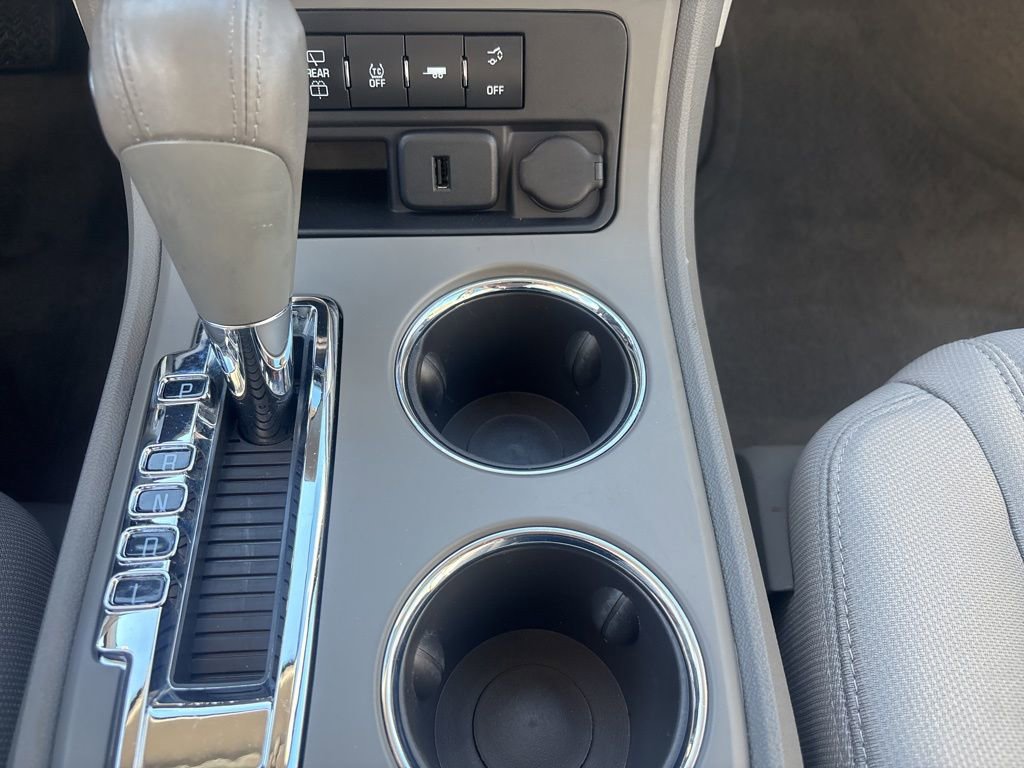 Used 2015 GMC Acadia SLE image 28