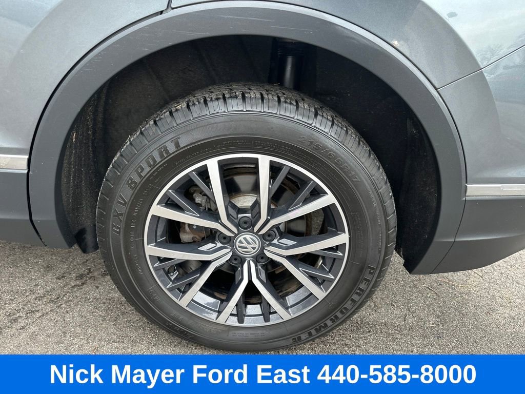 Used 2020 Volkswagen Tiguan SE w/ Panoramic Sunroof Package image 19