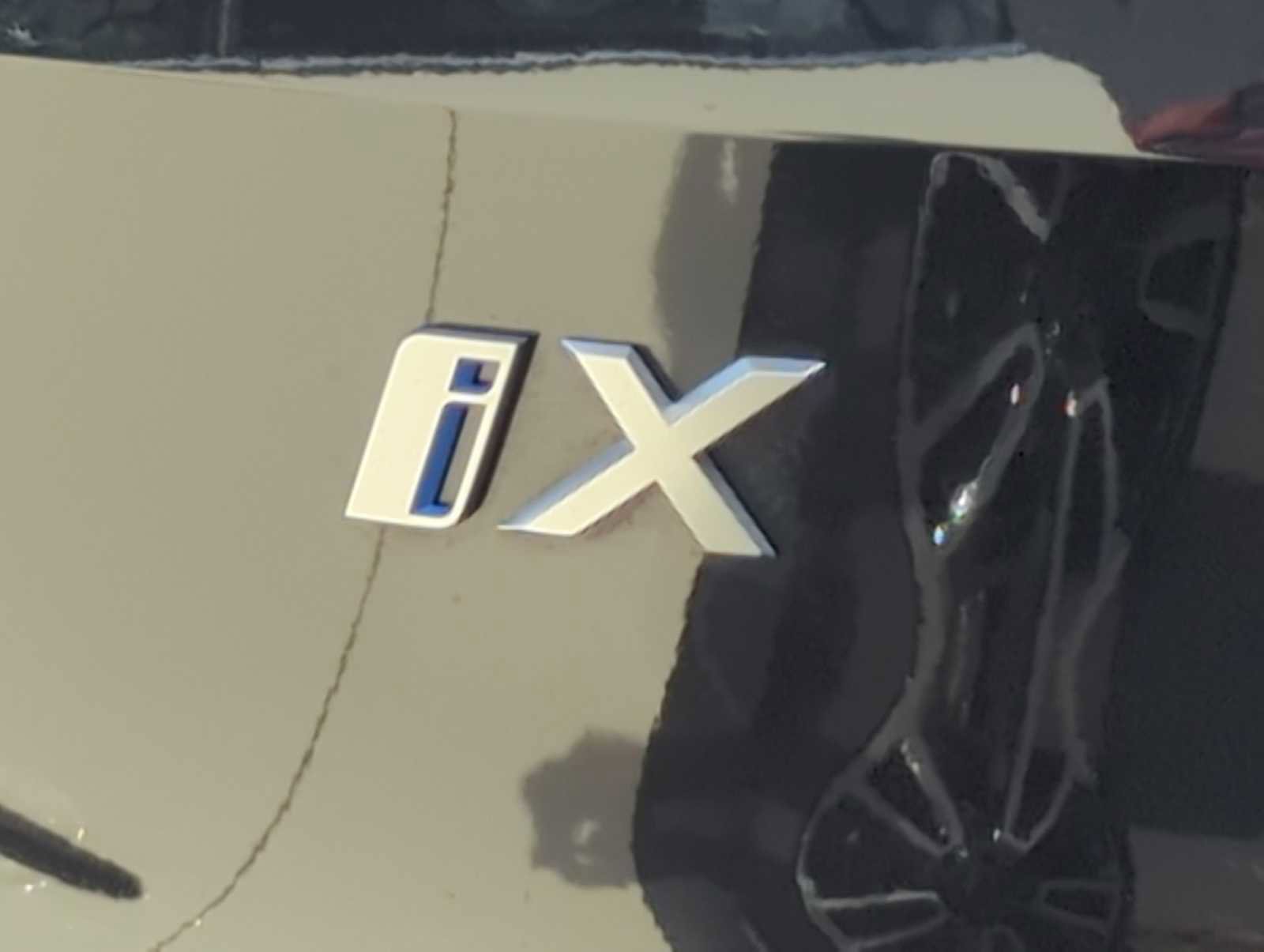 Certified 2025 BMW iX xDrive50 image 12