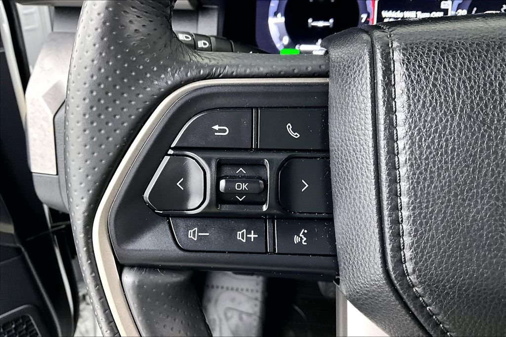 Used 2025 Toyota 4Runner Trailhunter AWD/4WD image 25