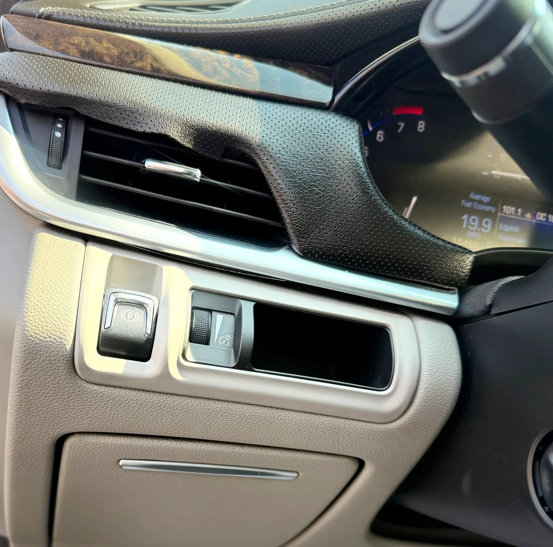 Used 2013 Cadillac XTS Luxury w/ Driver Awareness Package FWD image 24