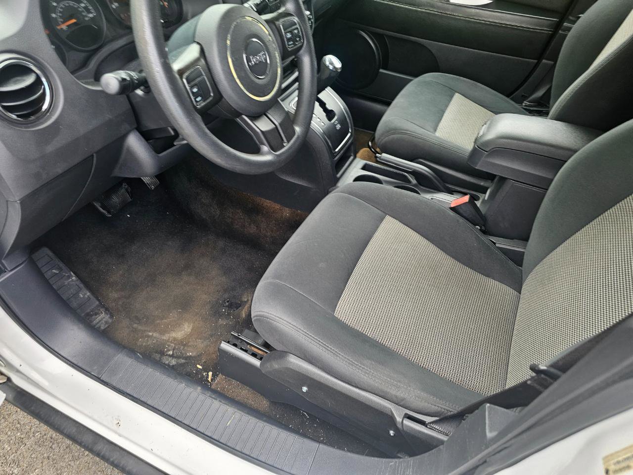 Used 2014 Jeep Compass Sport w/ Power Value Group FWD image 24