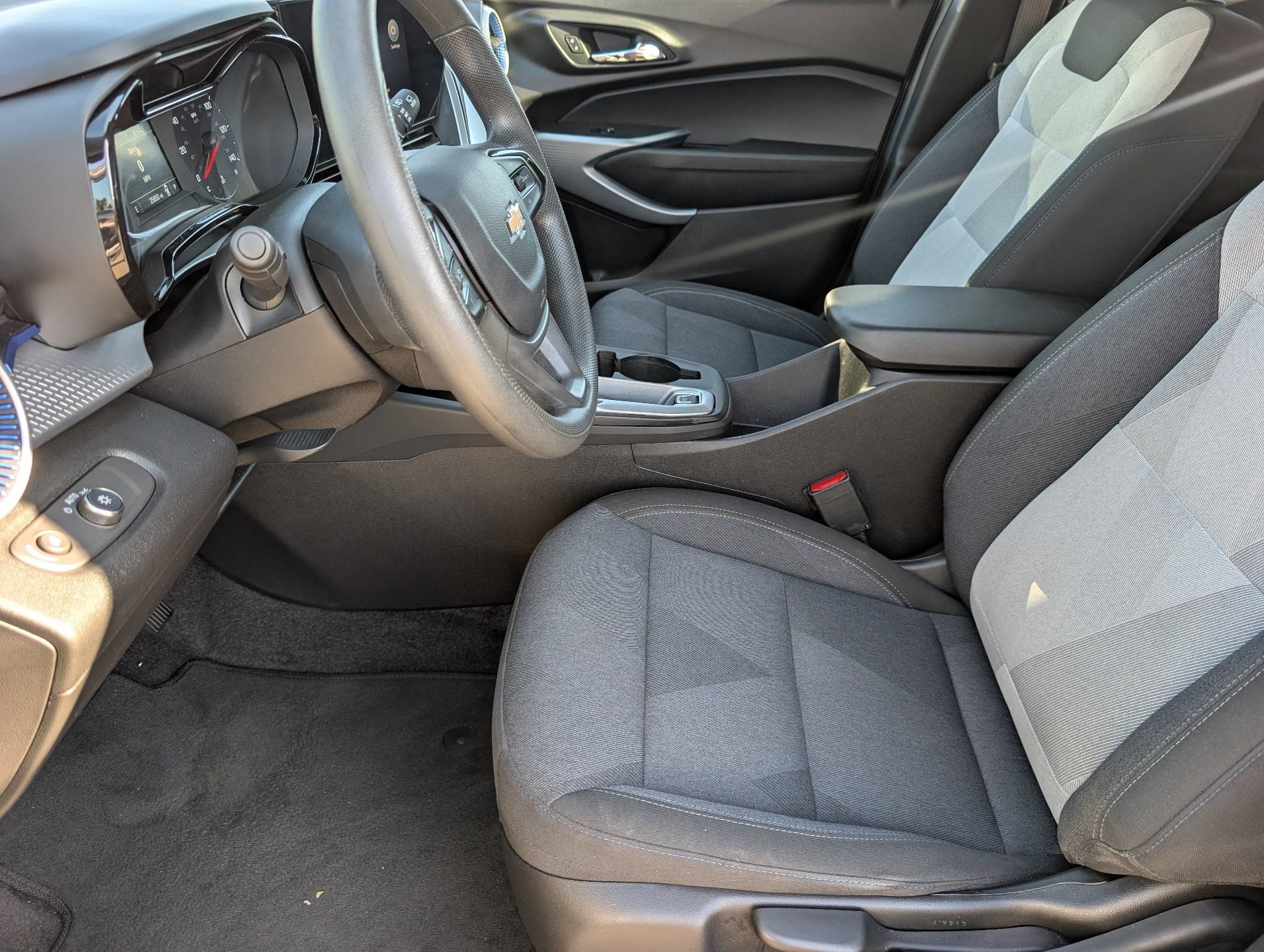 Certified 2024 Chevrolet Trax LS FWD image 17