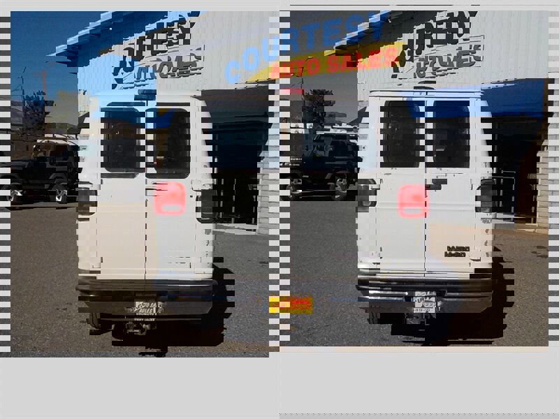 Used 2002 Dodge B1500 image 7