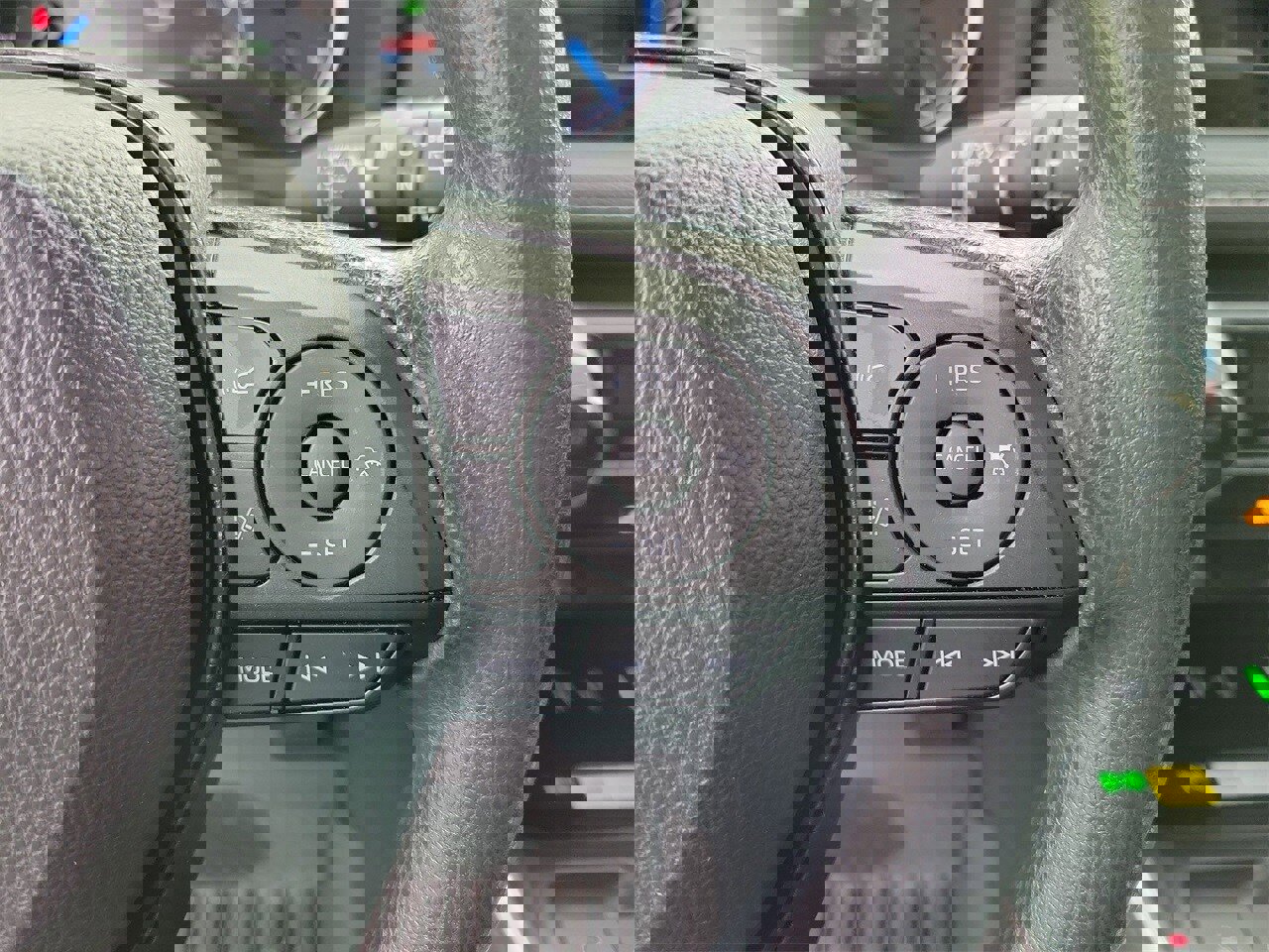 Used 2025 Toyota RAV4 XLE image 22