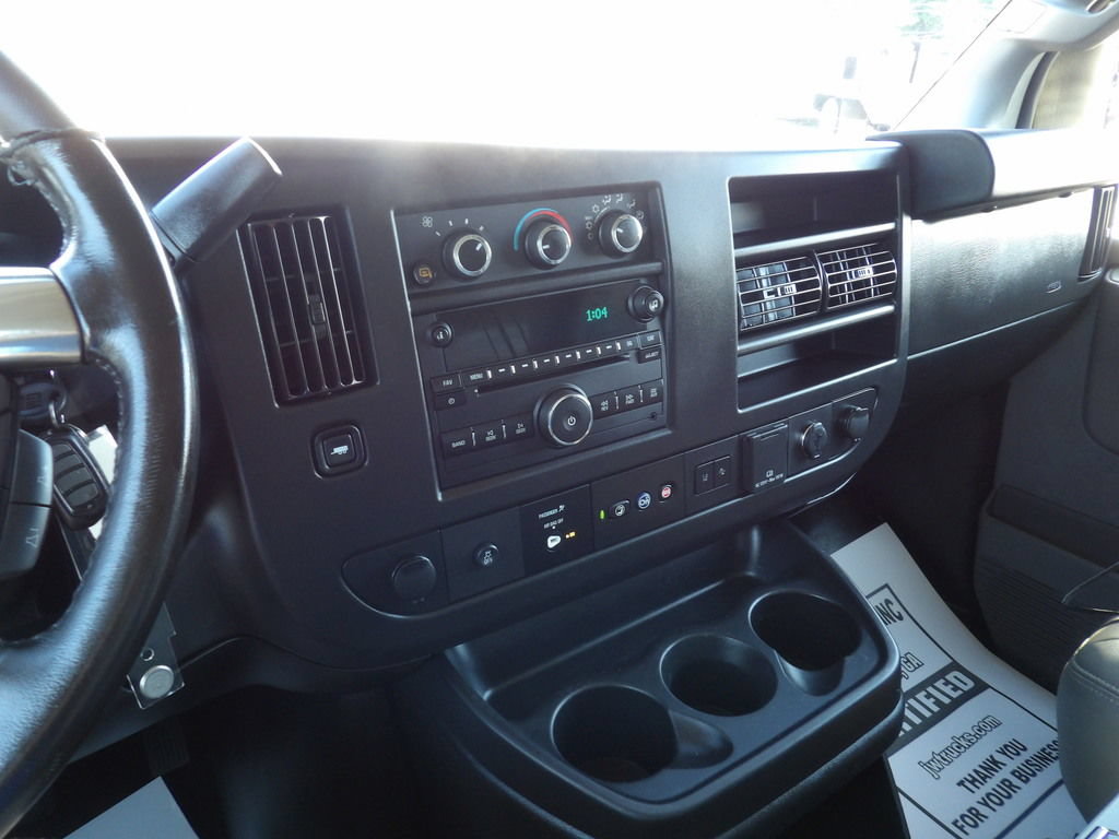 Used 2019 Chevrolet Express 3500 Extended w/ Driver Convenience Package RWD image 19