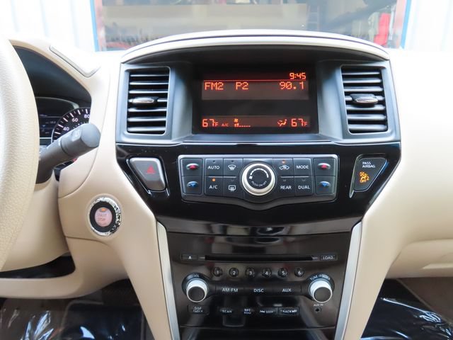 Used 2014 Nissan Pathfinder S FWD image 19