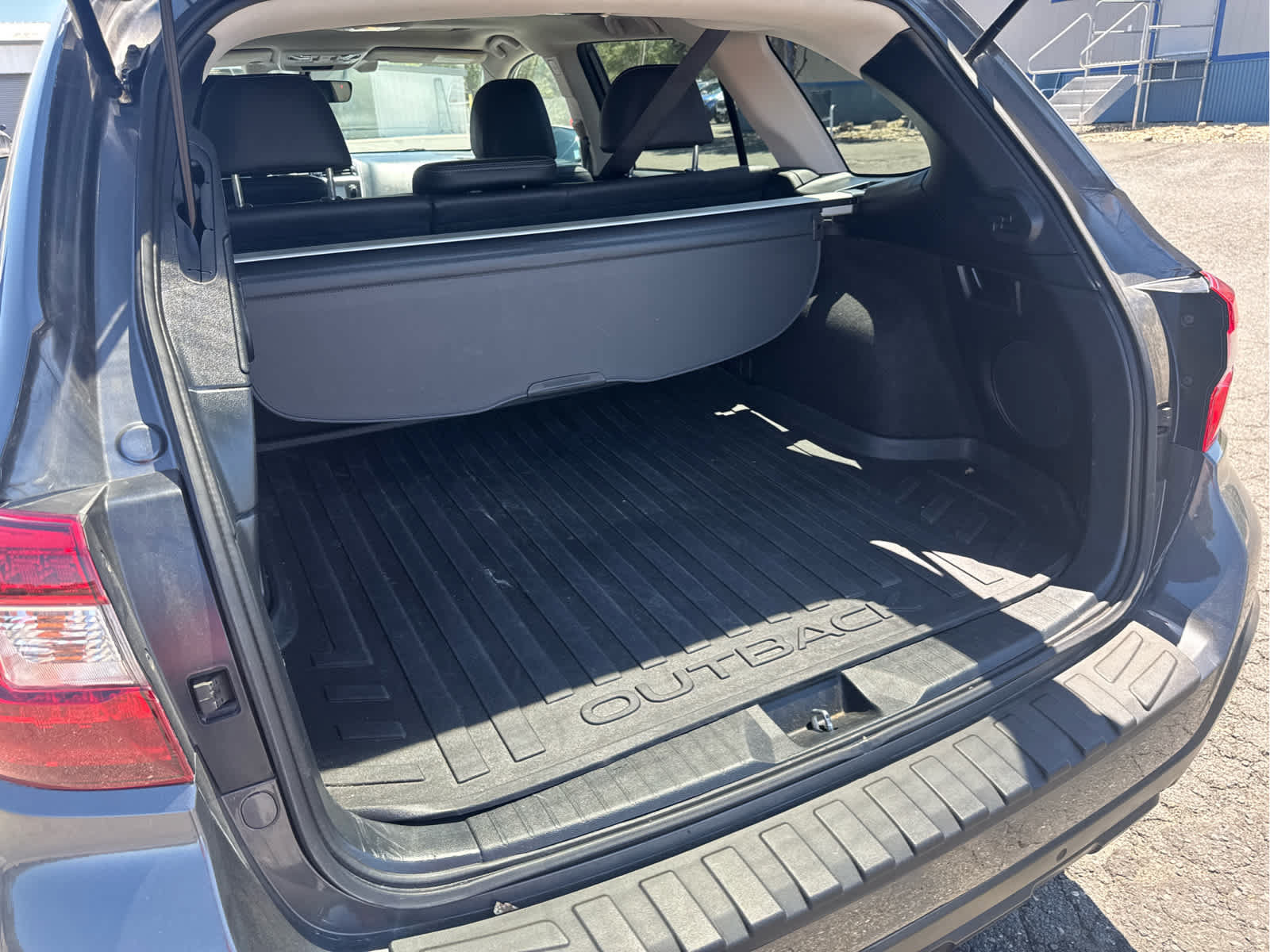 Used 2018 Subaru Outback 2.5i Limited AWD/4WD image 9