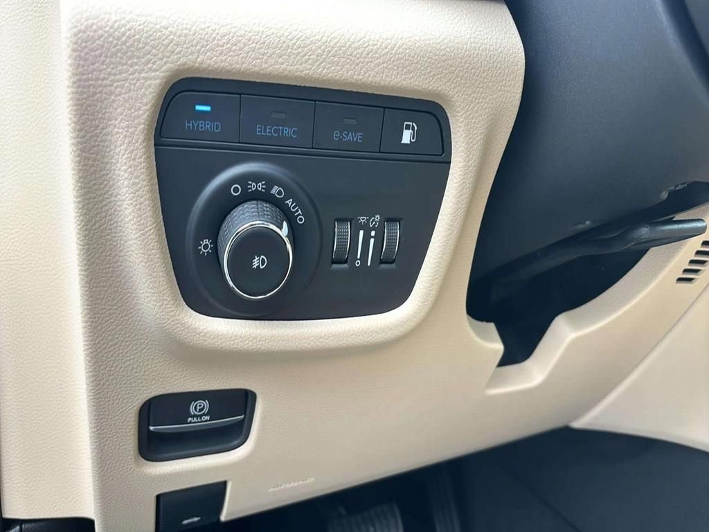 Used 2023 Jeep Grand Cherokee 4WD 4xe image 21