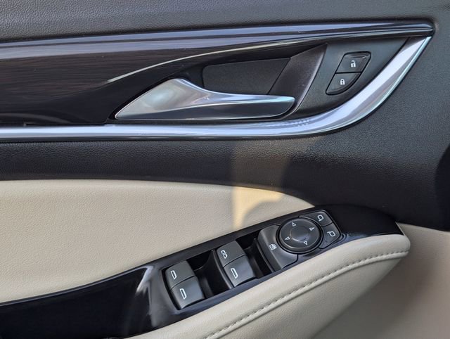 Used 2019 Buick Enclave Essence image 21