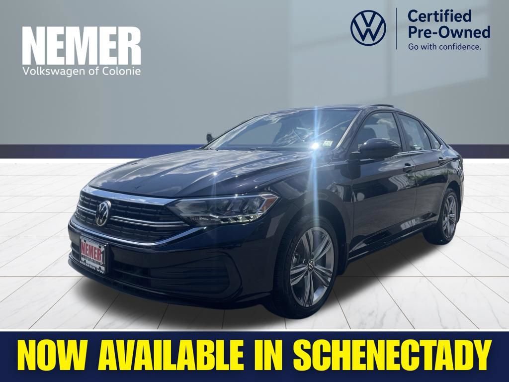 Certified 2022 Volkswagen Jetta SE FWD image 1