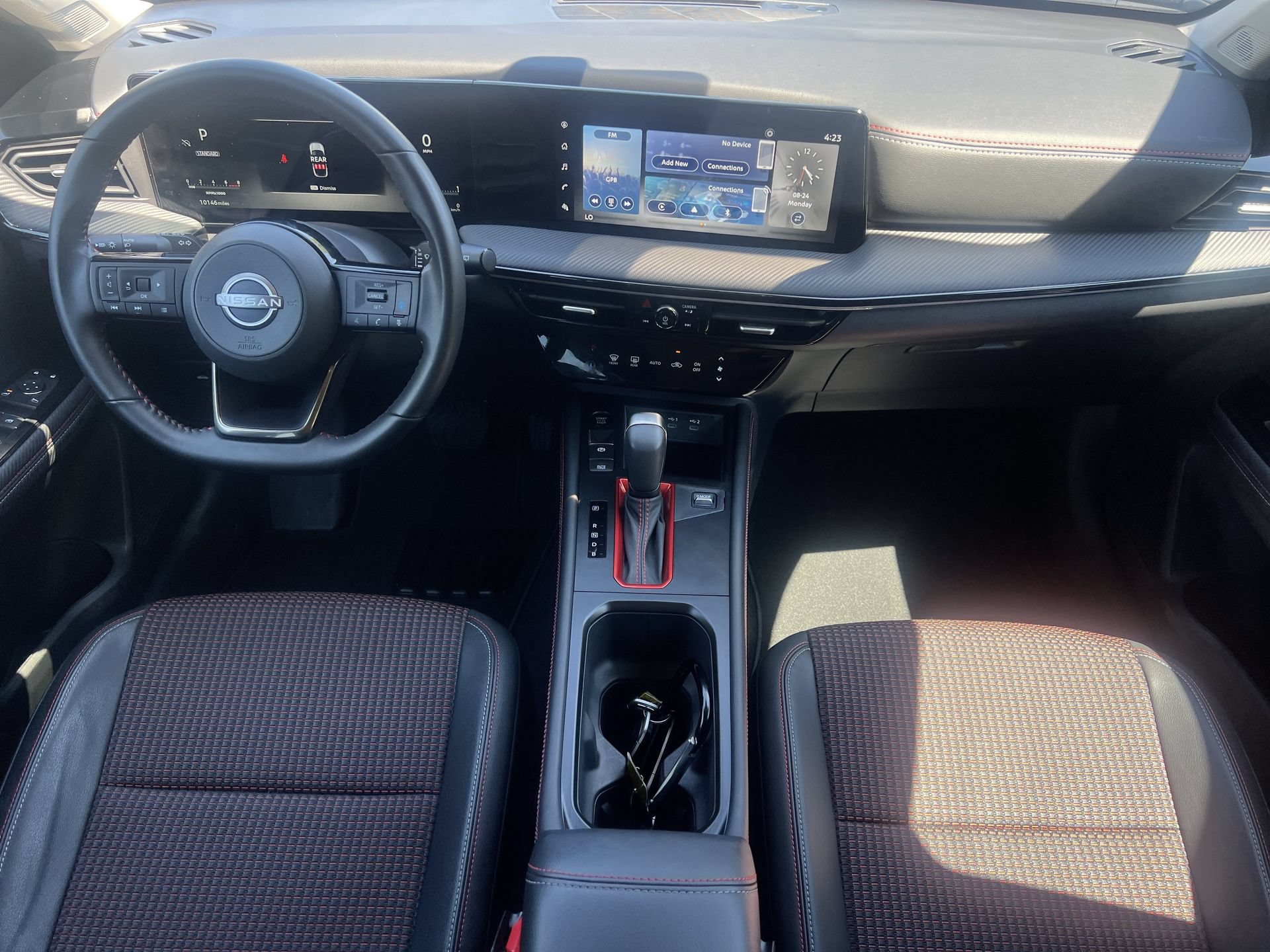 Certified 2025 Nissan Kicks SR FWD image 3