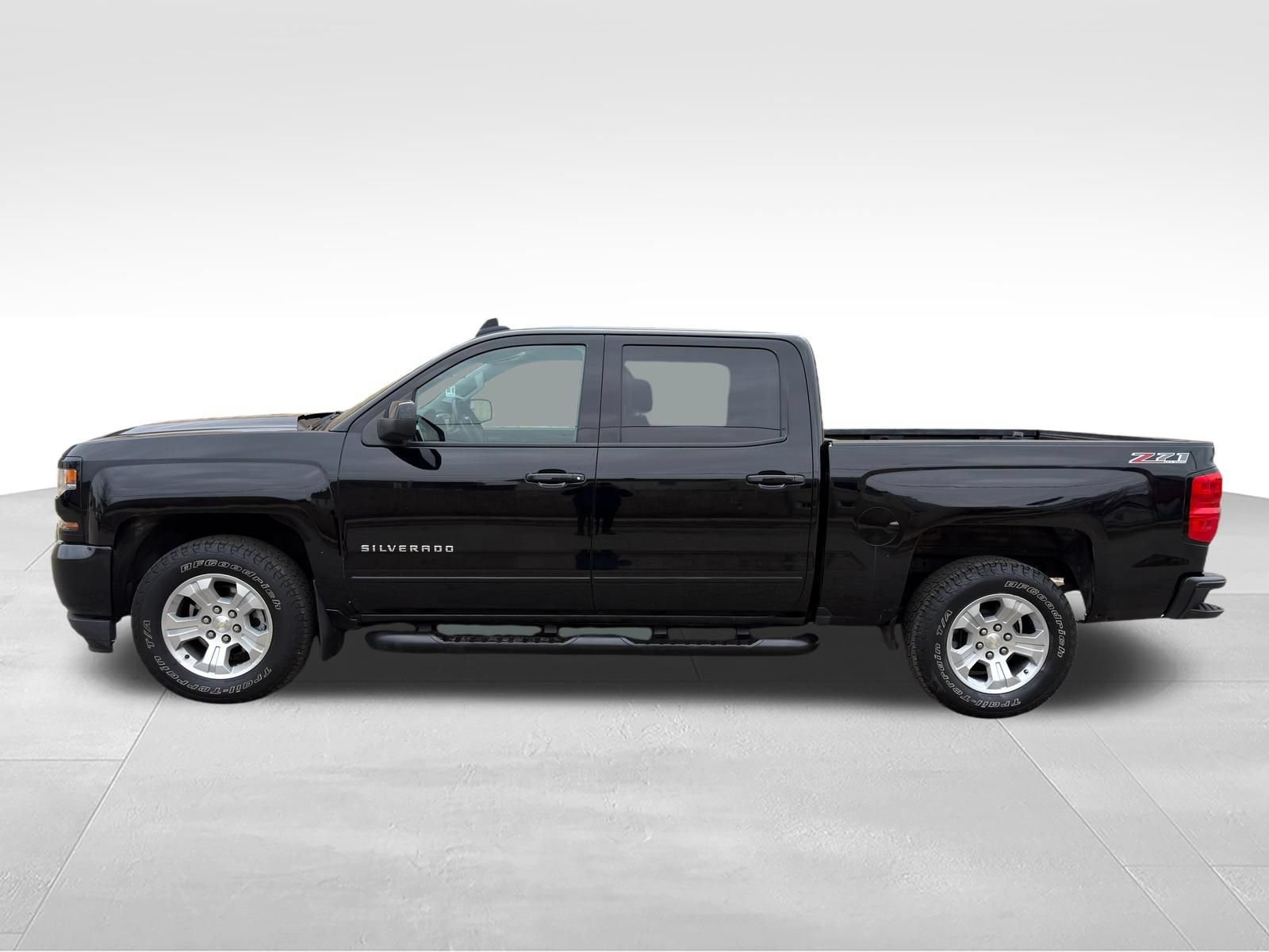 Used 2017 Chevrolet Silverado 1500 LT w/ All Star Edition AWD/4WD image 8