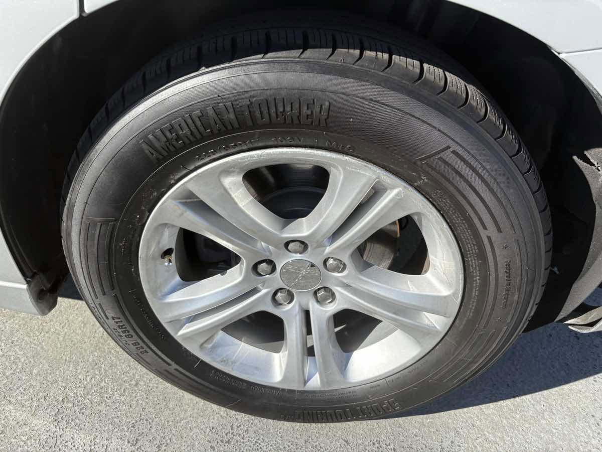 Used 2019 Dodge Charger SXT image 8