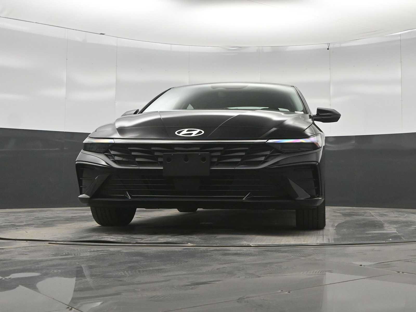 New 2026 Hyundai Elantra Limited FWD image 34