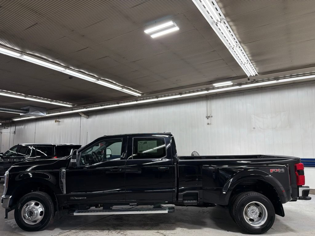 Certified 2024 Ford F350 Lariat AWD/4WD image 6