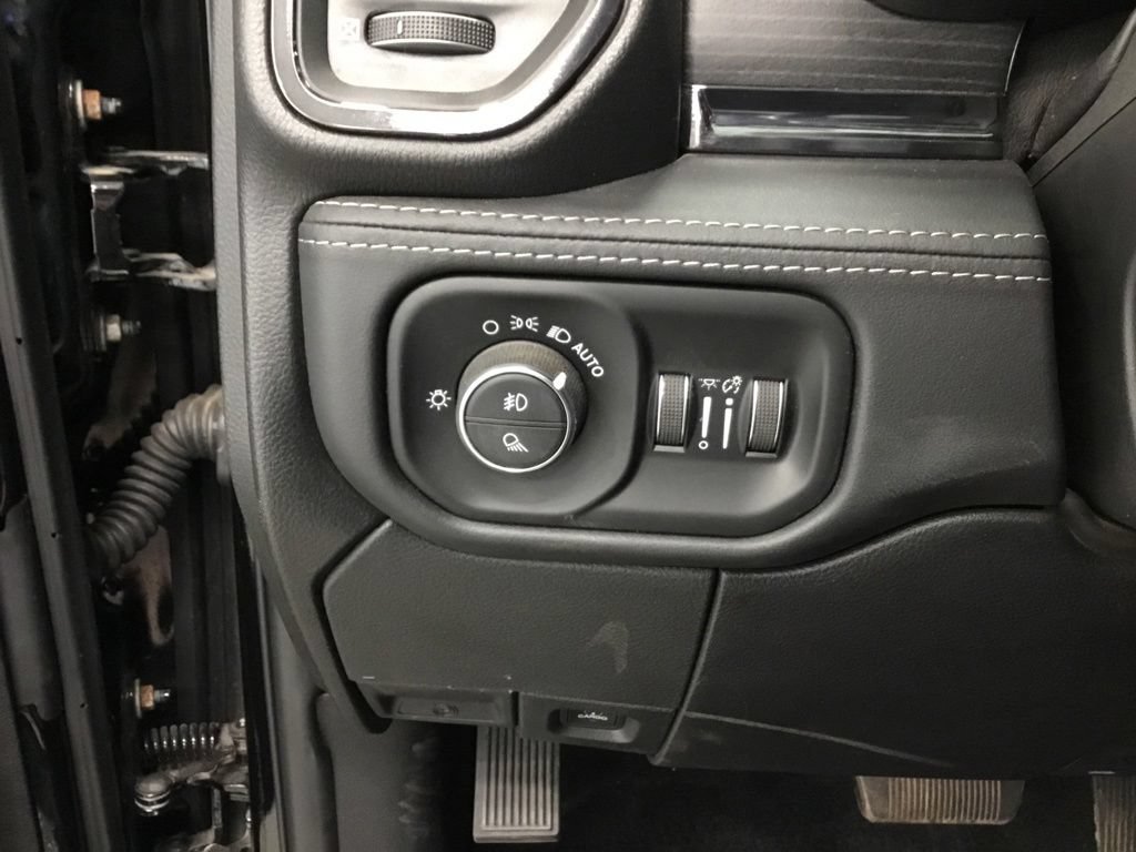 Used 2022 RAM 3500 Limited AWD/4WD image 15