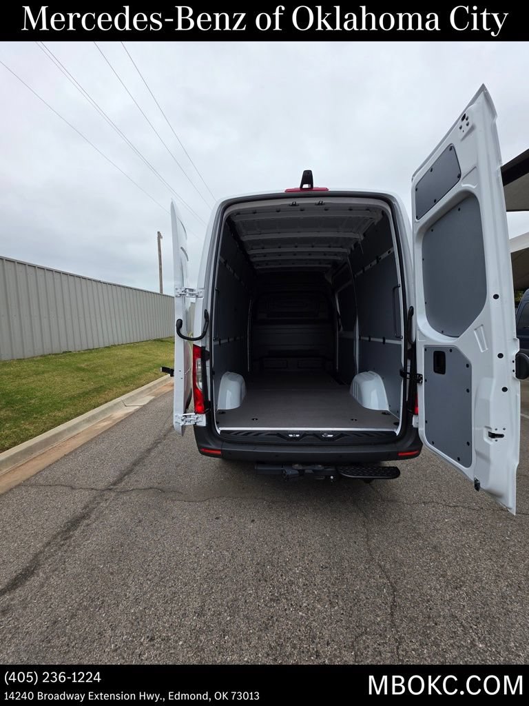 Used 2026 Mercedes-Benz Sprinter 2500 image 5
