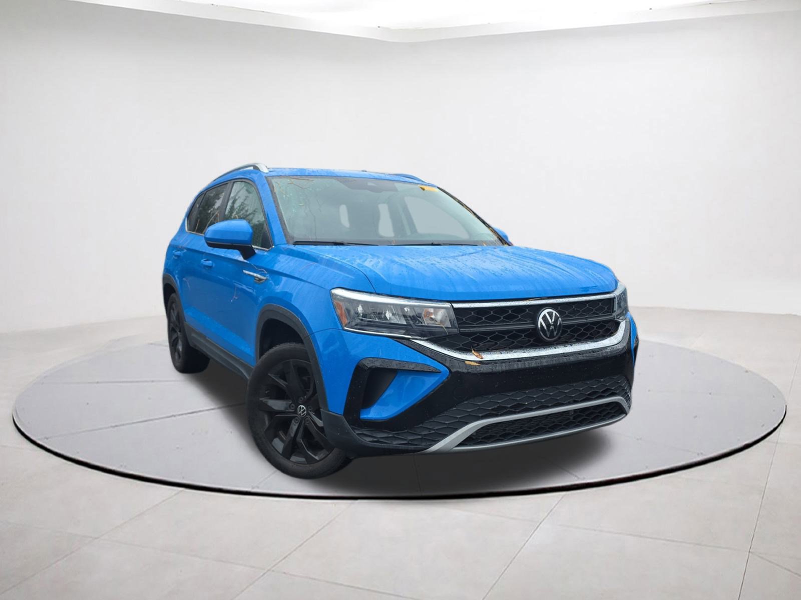 Used 2023 Volkswagen Taos SE w/ Panoramic Sunroof Package