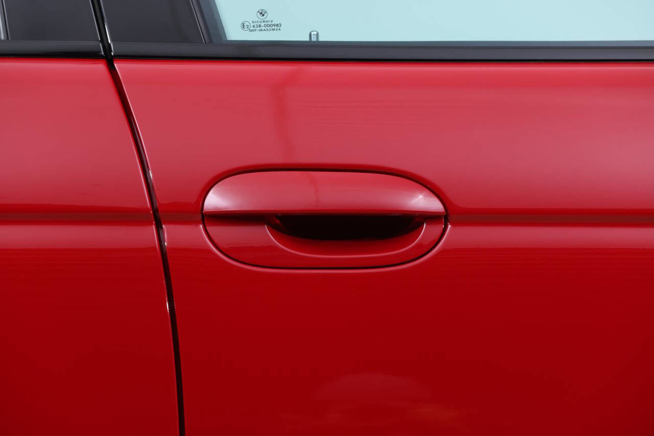 Used 2003 BMW M5 image 37